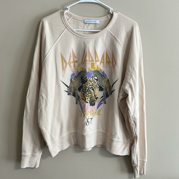 Daydreamer Def Leppard On The Prowl Graphic Band Crewneck Oversized Sweatshirt - Picture 3 of 10